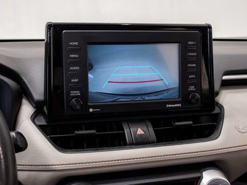 Used 2020 Toyota RAV4 XLE w/ Convenience Package FWD image 16