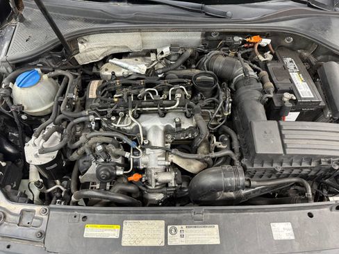 Used 2013 Volkswagen Passat TDI SE FWD image 38
