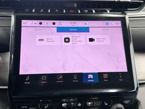 Used 2025 Jeep Grand Cherokee Overland w/ Luxury Tech Group IV AWD/4WD image 29