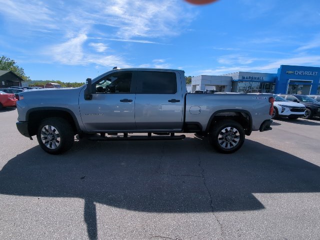 Used 2025 Chevrolet Silverado 2500 Custom w/ Custom Convenience Package AWD/4WD image 11