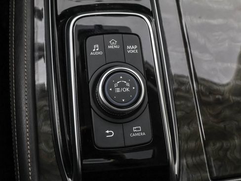 Used 2024 Nissan Armada Platinum w/ Captain's Chairs Package image 33