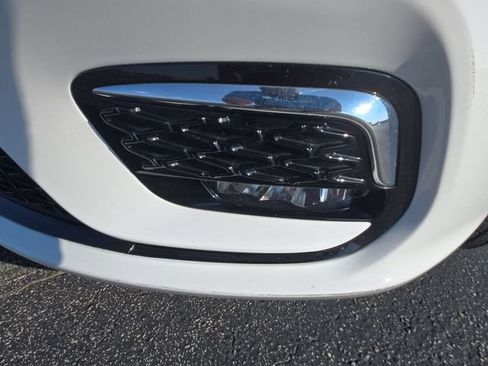 Used 2023 Chrysler Pacifica Touring-L FWD image 26