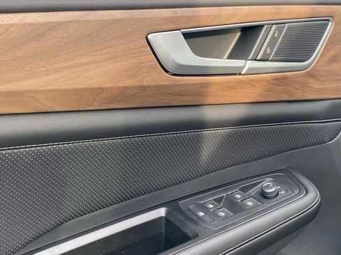 New 2026 Volkswagen Atlas SE image 11