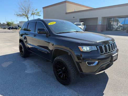 Used 2020 Jeep Grand Cherokee Laredo AWD/4WD image 6