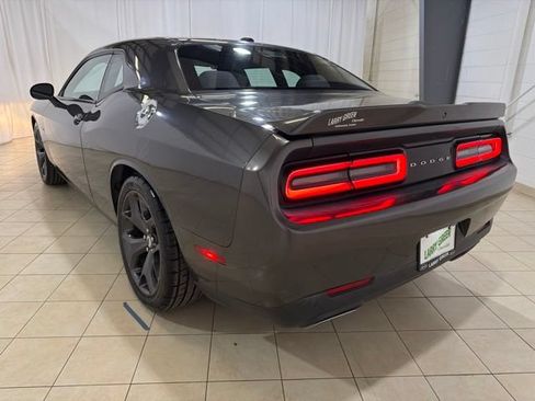 Used 2019 Dodge Challenger R/T RWD image 4