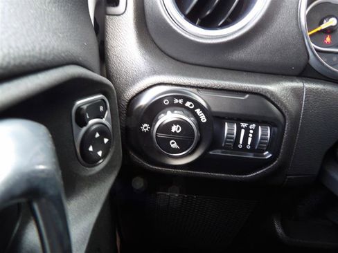 Used 2021 Jeep Gladiator Overland w/ Popular Equipment Package image 24