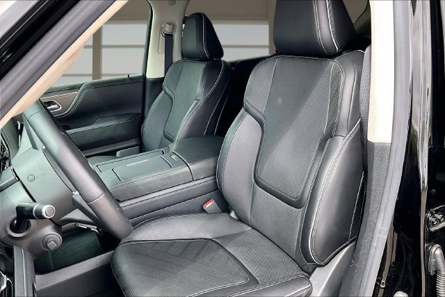 Used 2025 INFINITI QX80 Luxe w/ Exterior Package RWD image 24