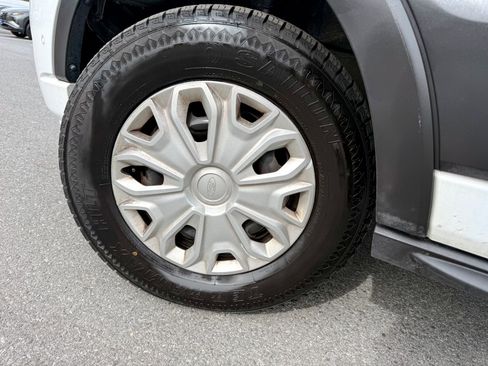 Used 2023 Ford Transit 350 XLT image 10