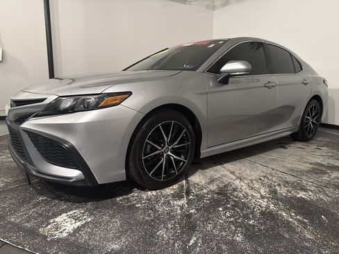 Used 2023 Toyota Camry SE FWD image 5