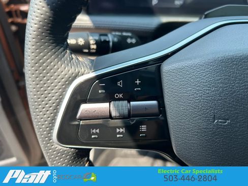 Used 2023 Nissan Ariya FWD image 23