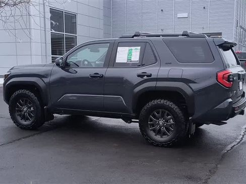 Used 2025 Toyota 4Runner SR5 image 6