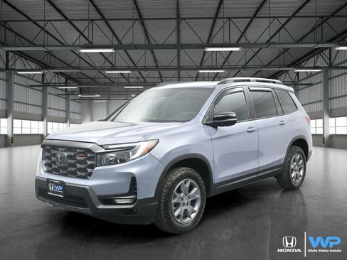 Certified 2025 Honda Passport TrailSport image 1