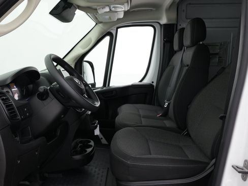 Used 2025 RAM ProMaster 2500 w/ Convenience Group FWD image 24
