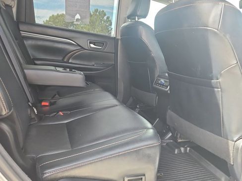 Used 2018 Toyota Highlander Limited w/ Protection Package #3 image 22