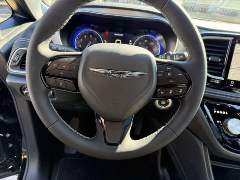 New 2026 Chrysler Pacifica Limited w/ S Appearance Package AWD/4WD image 21