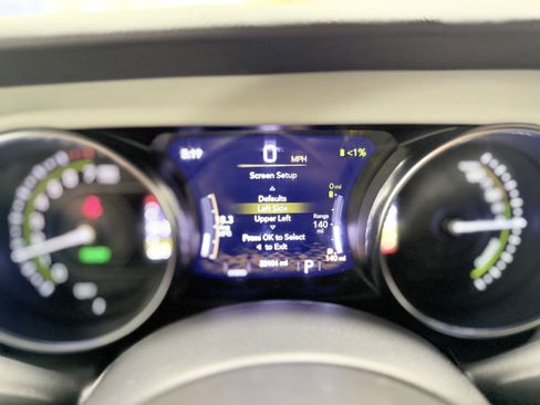 Used 2022 Jeep Wrangler Unlimited Sahara image 16