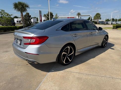 Used 2018 Honda Accord Sport image 5