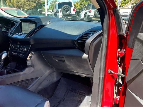 Used 2018 Ford Escape Titanium AWD/4WD image 16
