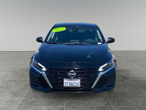 Used 2025 Nissan Altima 2.5 SV FWD image 8