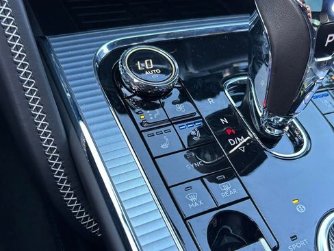 Used 2021 Bentley Flying Spur V8 image 60