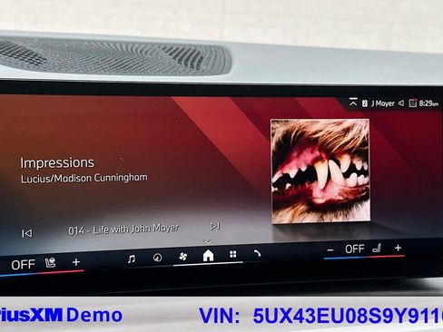 Used 2025 BMW X5 xDrive50e image 35