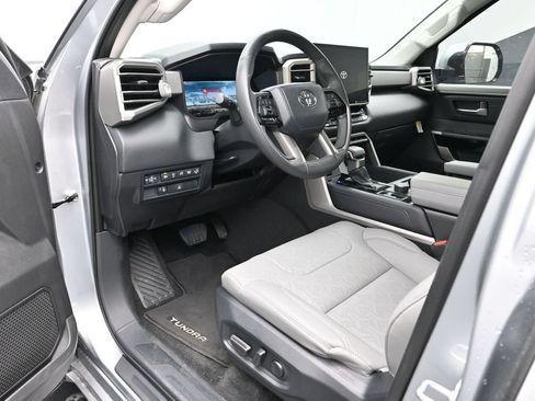 Used 2024 Toyota Tundra Limited w/ Power Package AWD/4WD image 4