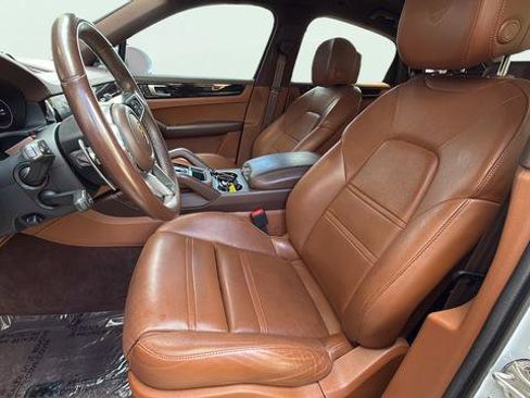 Used 2022 Porsche Cayenne Platinum Edition AWD/4WD image 10
