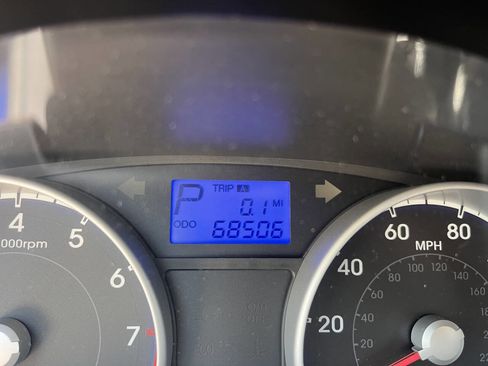 Used 2011 Hyundai Accent GLS w/ Premium Pkg 4 image 35