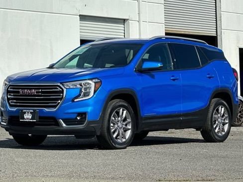 Used 2024 GMC Terrain SLT image 8