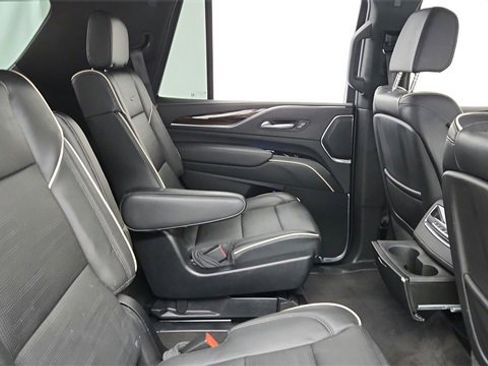 Certified 2022 Cadillac Escalade Premium Luxury image 20