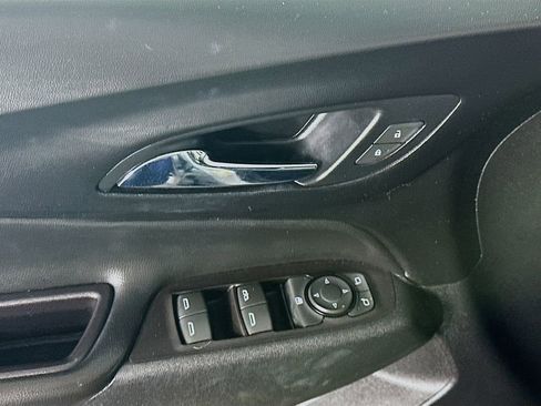Used 2018 Chevrolet Equinox LT image 24