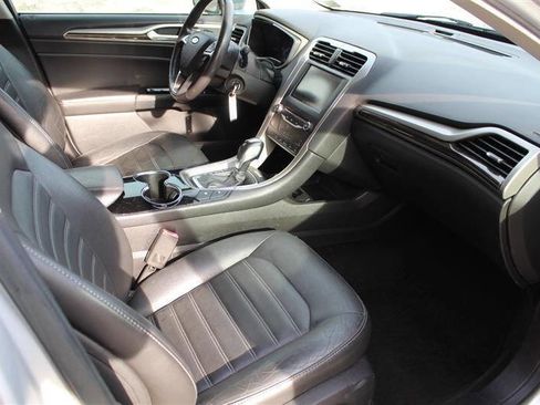 Used 2014 Ford Fusion Energi SE FWD image 22