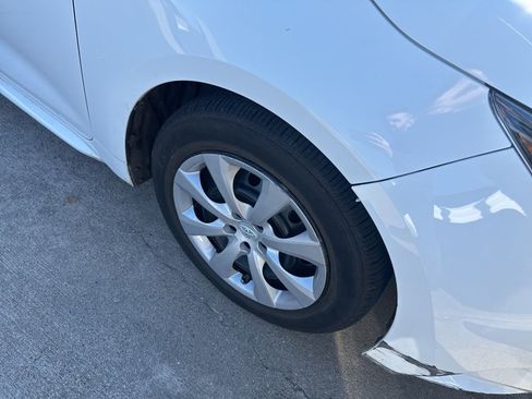 Used 2022 Toyota Corolla LE image 10