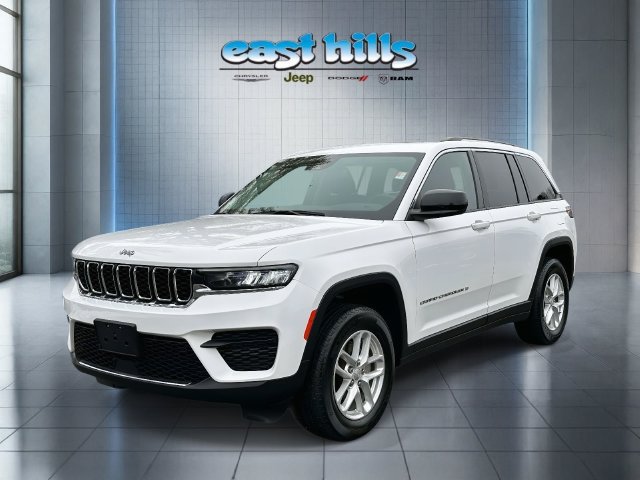 Certified 2024 Jeep Grand Cherokee Laredo X AWD/4WD image 7