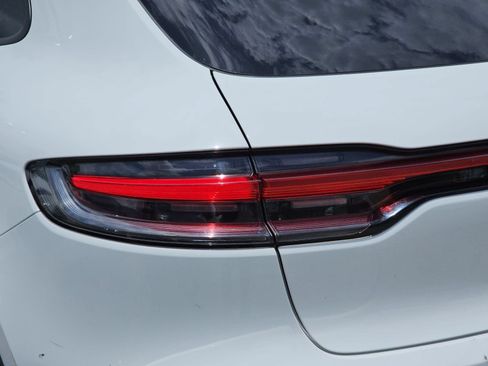 Used 2023 Porsche Macan AWD/4WD image 28