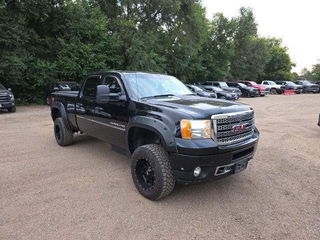 Used 2013 GMC Sierra 2500 Denali w/ Suspension Package, Off-Road AWD/4WD image 3