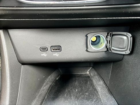 Used 2024 Buick Encore GX Preferred w/ Comfort Package FWD image 16