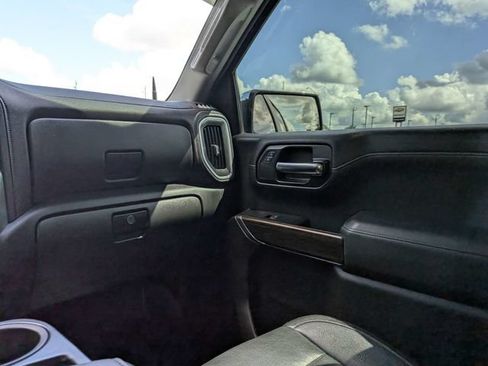 Used 2022 Chevrolet Silverado 1500 LT AWD/4WD image 16