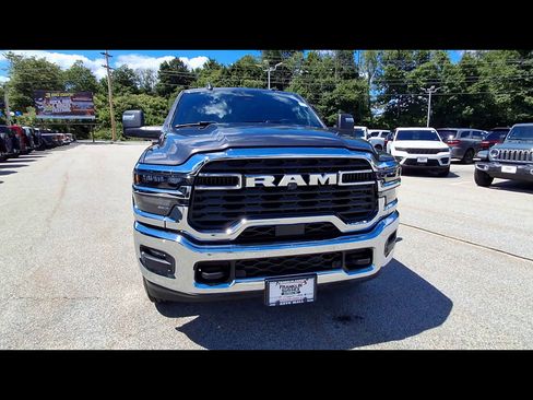 Used 2025 RAM 2500 Big Horn AWD/4WD image 3