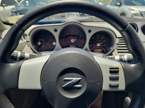 Used 2005 Nissan 350Z Touring RWD image 20