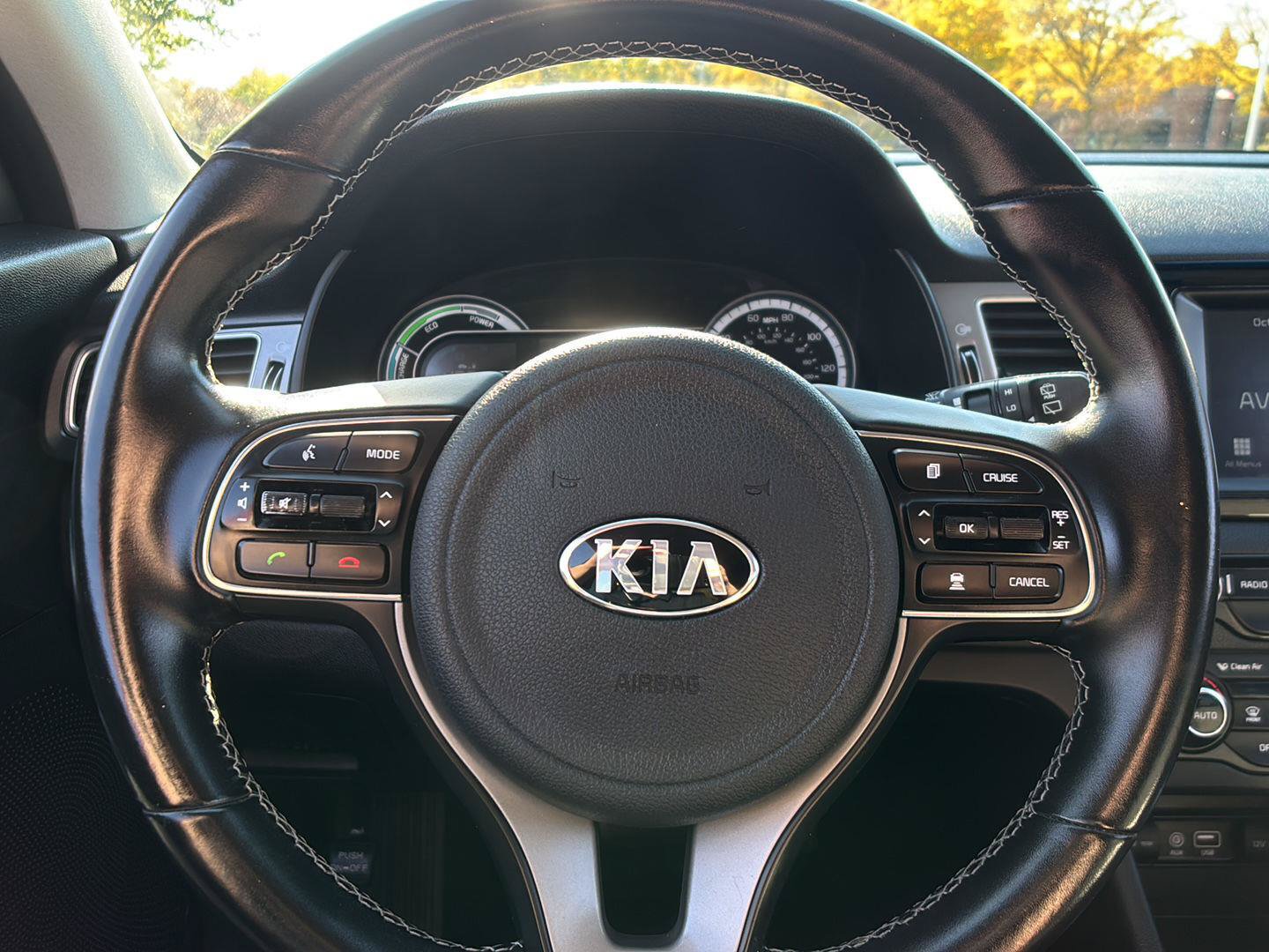 Used 2018 Kia Niro LX FWD image 23