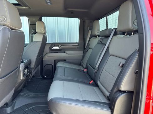 Used 2025 Chevrolet Silverado 2500 ZR2 w/ Technology Package AWD/4WD image 52