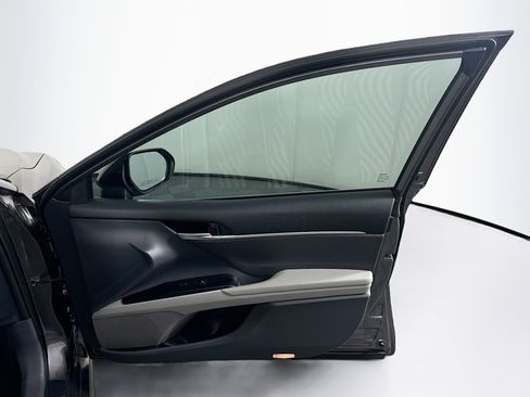 Used 2019 Toyota Camry SE w/ Convenience Package image 30