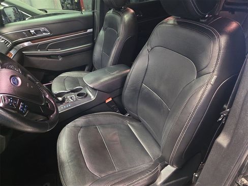 Used 2018 Ford Explorer Limited image 15