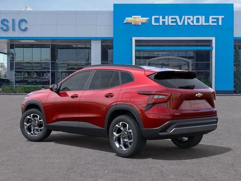 New 2026 Chevrolet Trax LT image 3