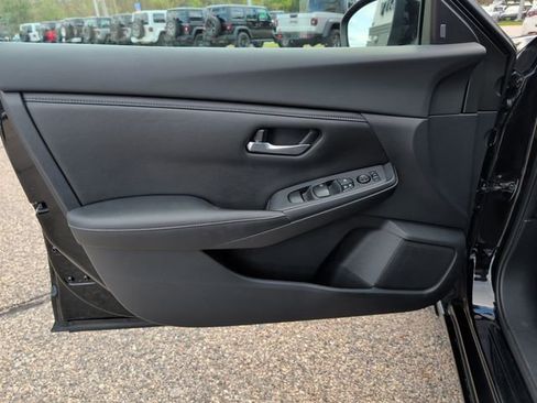 Used 2020 Nissan Sentra SV FWD image 17
