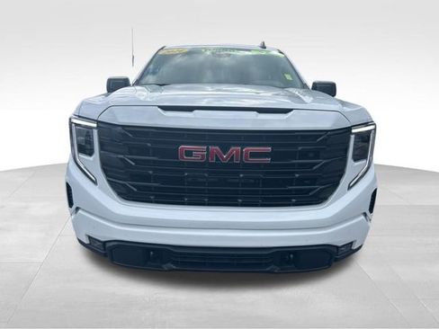 Used 2024 GMC Sierra 1500 Elevation image 2