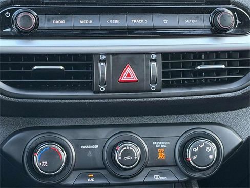 Used 2023 Kia Forte LXS image 4