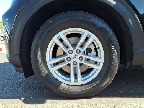 Used 2023 Ford Explorer XLT w/ Equipment Group 202A image 9