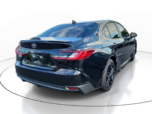 Used 2025 Toyota Camry SE FWD image 6